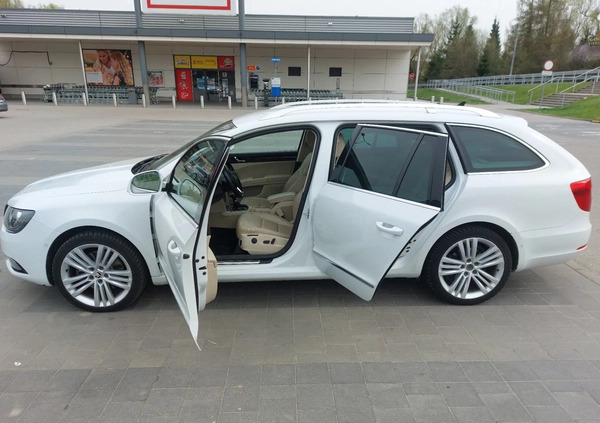 Skoda Superb cena 44500 przebieg: 310000, rok produkcji 2014 z Kościerzyna małe 67